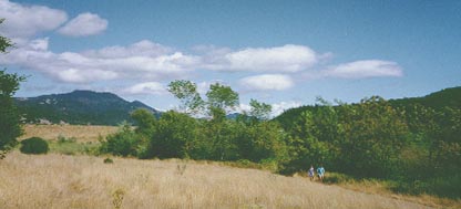 hikers.jpg (15944 bytes)